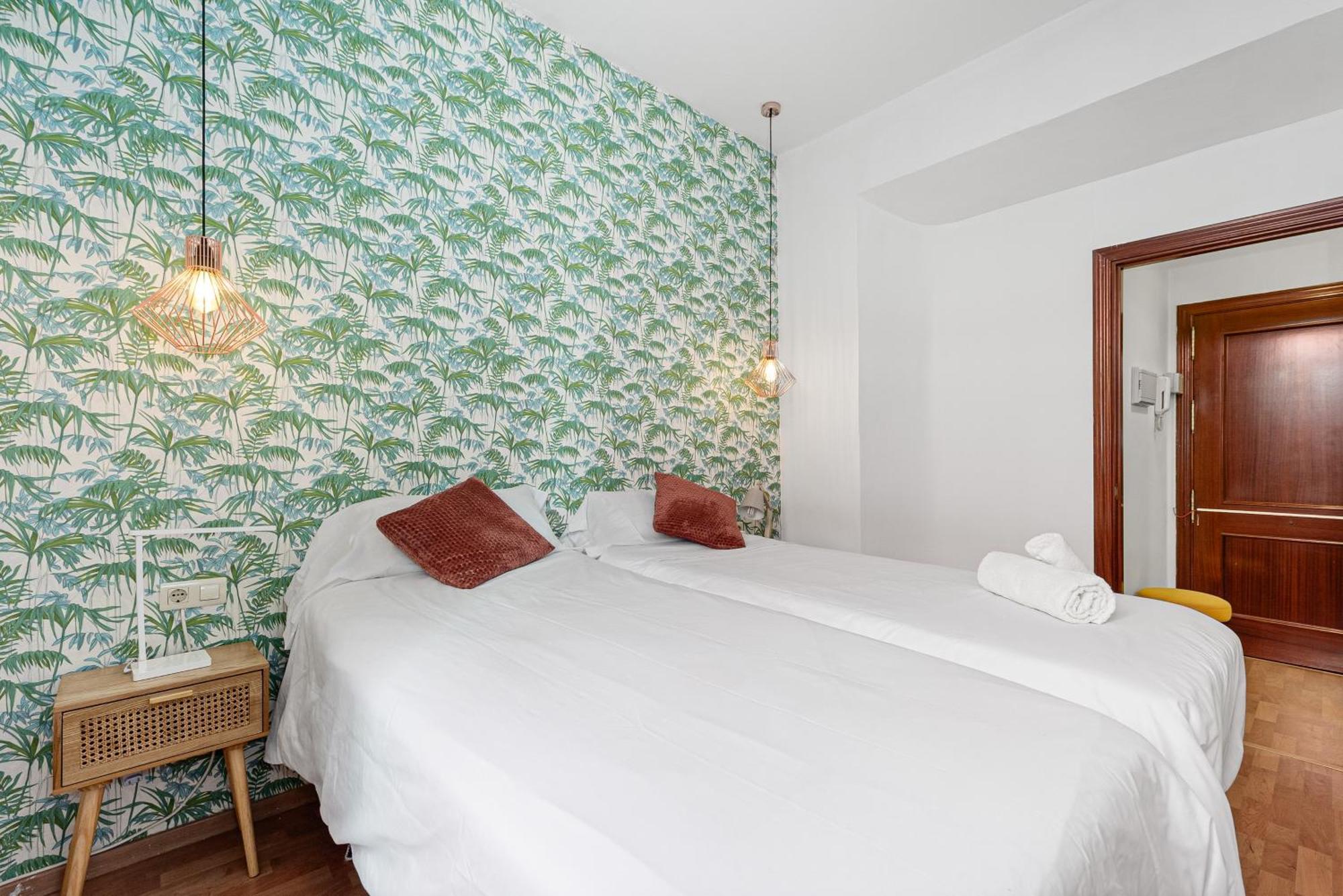Urbanchicmalaga 2Bedroom Oasis In Historic Malaga Centre מראה חיצוני תמונה