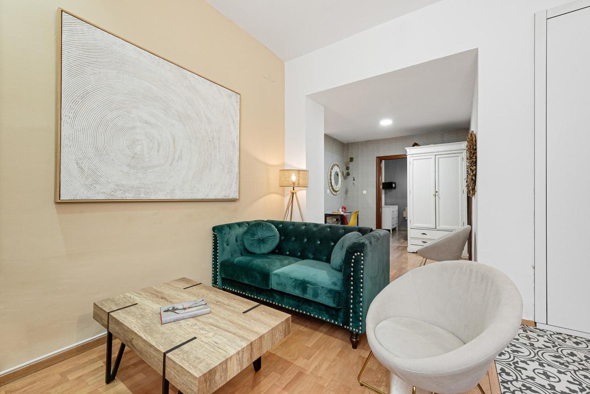 Urbanchicmalaga 2Bedroom Oasis In Historic Malaga Centre מראה חיצוני תמונה